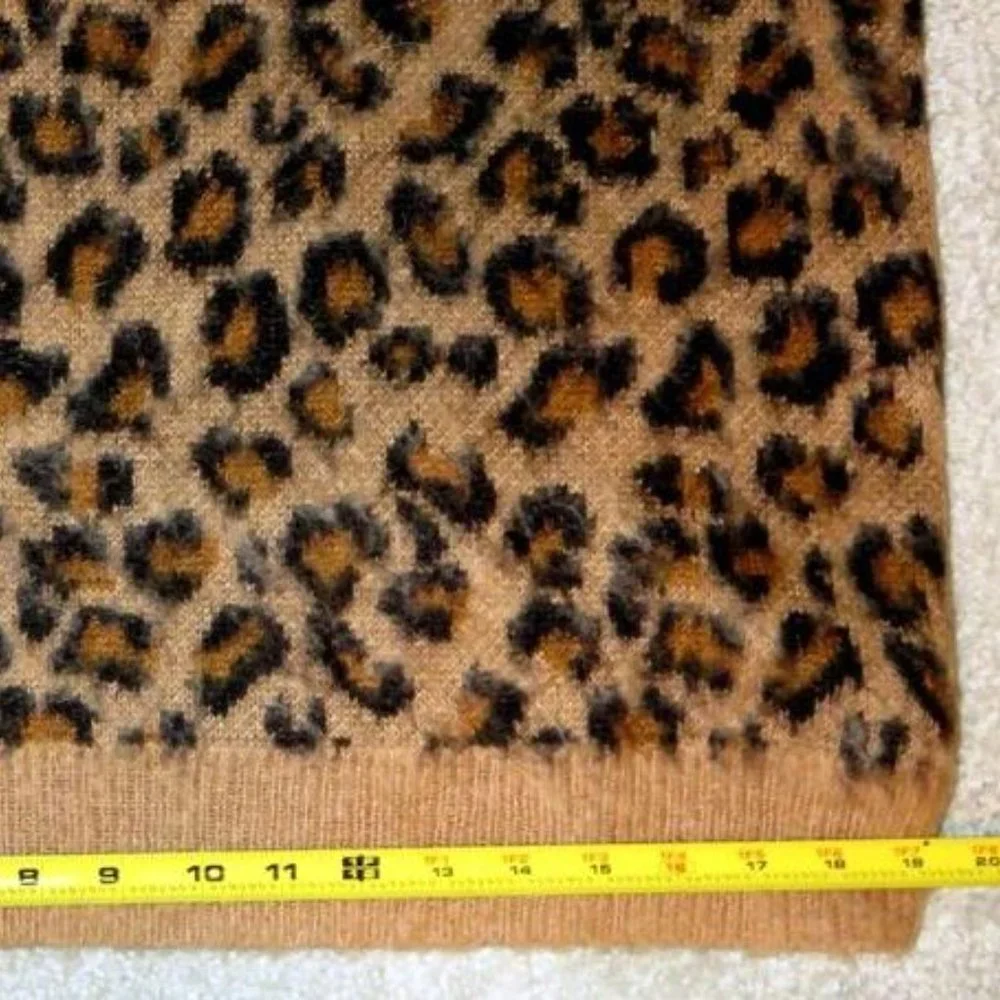 Francesca's Alya Animal Print Fuzzy Crewneck Pullover Sweater Size Small EUC